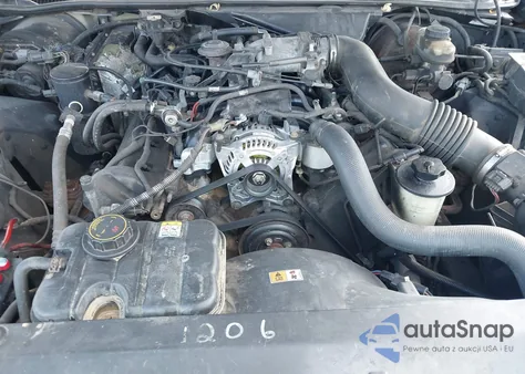 2002 Ford Crown Victoria Natural Gas Vehicle/Police/Police Street Appearance из США, поврежденный, VIN 2FAFP71W42X116426